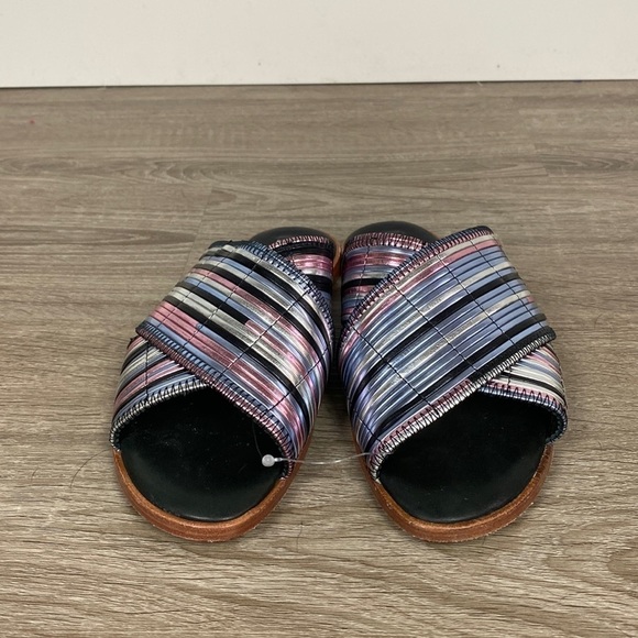 Miista metallic criss cross sandals - Picture 2 of 6